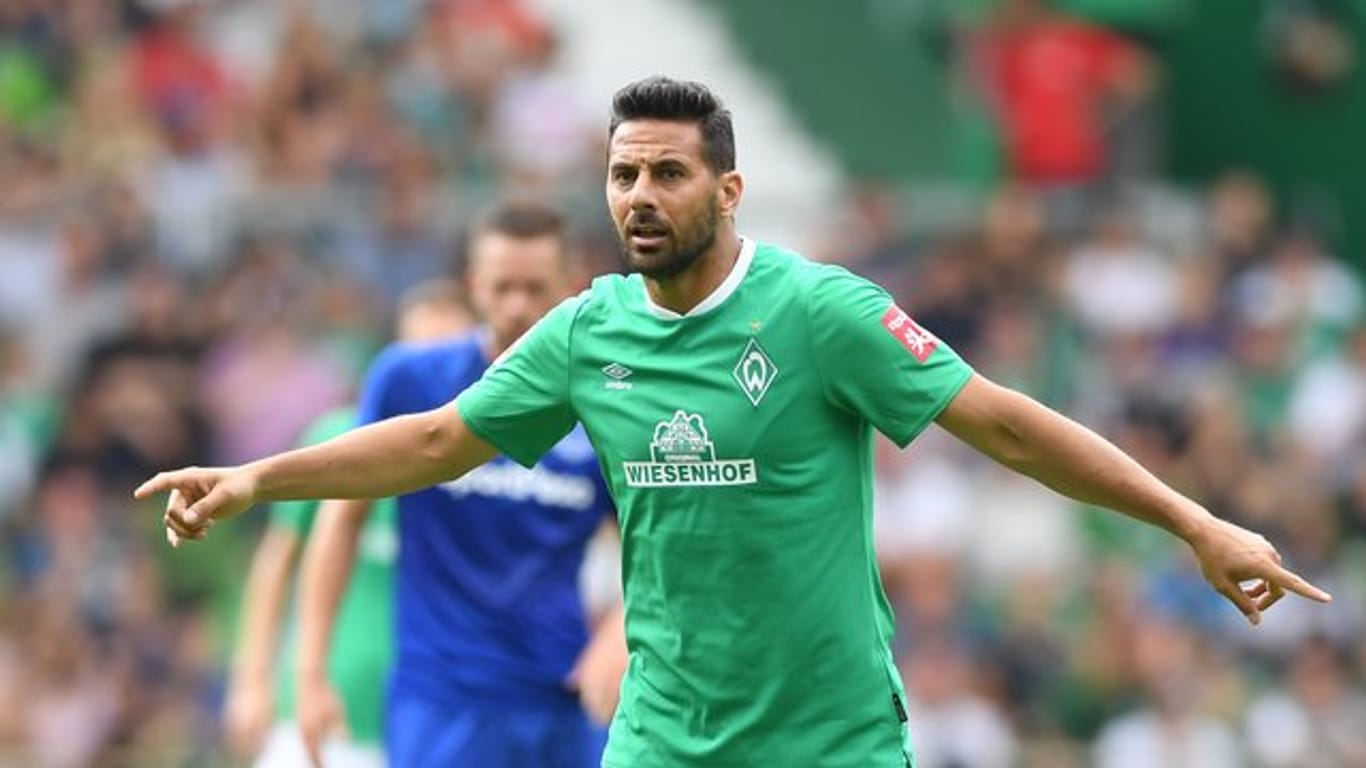 Claudio Pizarro startet mit Werder gegen Fortuna Düsseldorf.