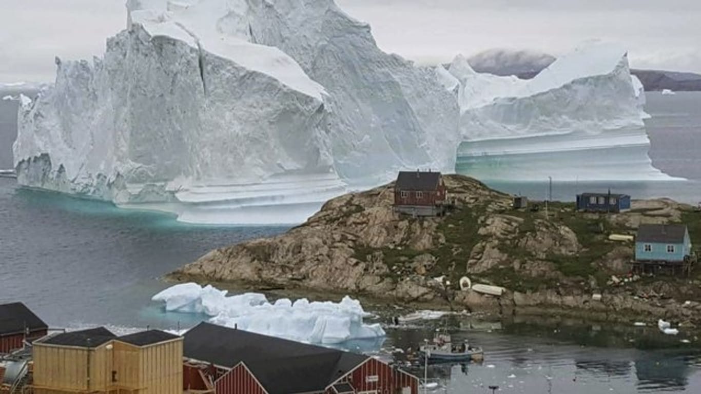 Das Dorf Innaarsuit auf Grönland.