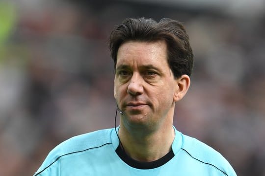 Schiedsrichter Manuel Gräfe findet die Leistungstests "antiquiert und wenig sinnvoll".