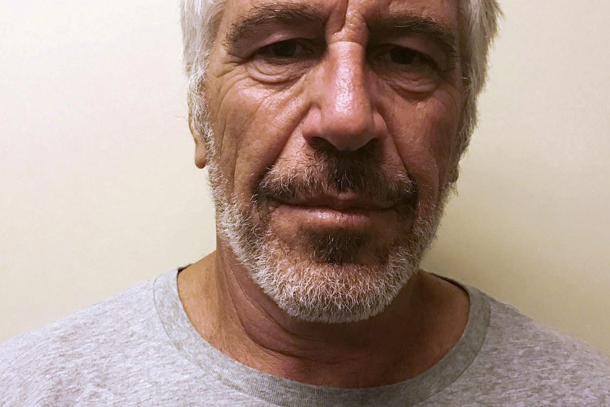 Jeffrey Epstein nach seiner Verhaftung: Die Ergebnisse der Autopsie liegen vor.
