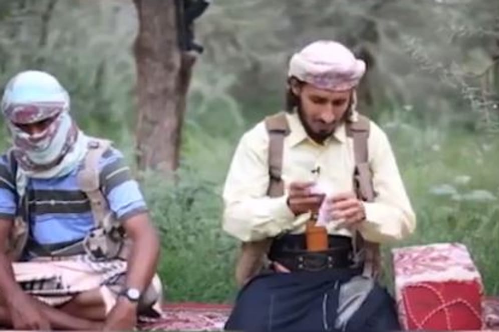 Abu Mohammad al-Adeni einem Propagandadreh der Terrormiliz IS.
