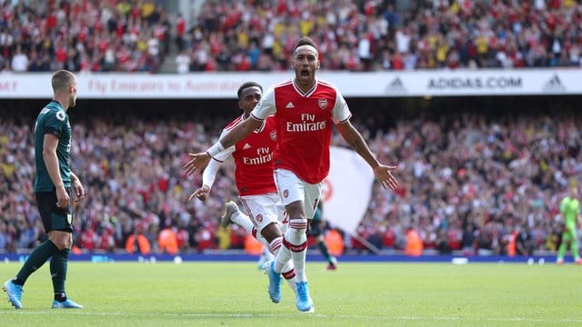 Pierre-Emerick Aubameyang feiert sein Siegtor zum 2:1.