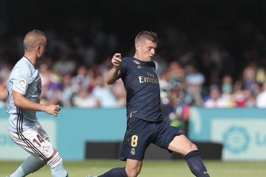 Toni Kroos (r) erzielte mit einem satten Rechtsschuss das 2:0 für Real.