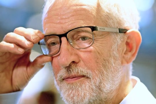 Jeremy Corbyn ist Vorsitzender der Labour Partei.