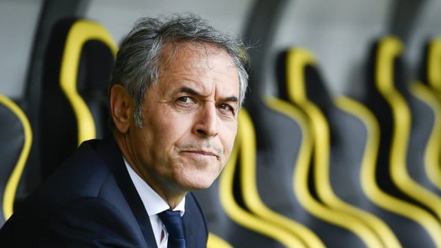 Trainer Marcel Koller konnte seinen FC Basel wegen eines Fahrradunfalls nicht an der Seitenlinie betreuen. Trainer Marcel Koller konnte seinen FC Basel wegen eines Fahrradunfalls nicht an der Seitenlinie betreuen.