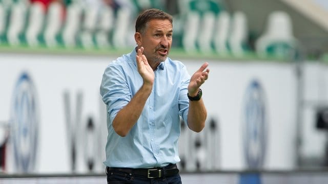 Kölns Trainer Achim Beierlorzer hat trotz der Niederlage positive Ansätze bei seinem Team gesehen. Kölns Trainer Achim Beierlorzer hat trotz der Niederlage positive Ansätze bei seinem Team gesehen.