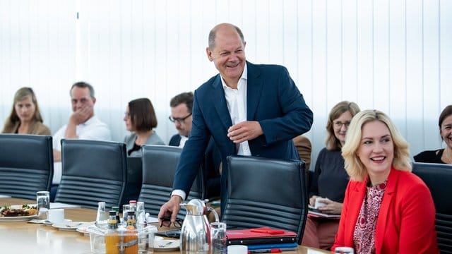 Finanzminister Olaf Scholz und Mecklenburg-Vorpommerns Ministerpräsidentin Manuela Schwesig während der Sitzung des SPD-Präsidiums im Willy-Brandt-Haus.