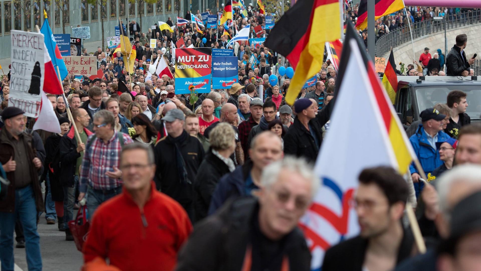 AfD-Demonstration in Berlin: Wahlkampf der Partei trifft das Gemüt der Menschen in Ostdeutschland (Archivbild).