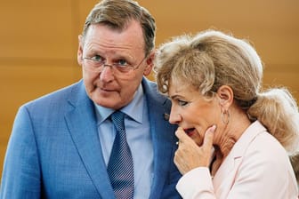 Thüringens Ministerpräsident Ramelow und die Landesministerin für Infrastruktur, Birgit Keller: "Unsere Politik hat nichts mit Ostalgie zu tun."