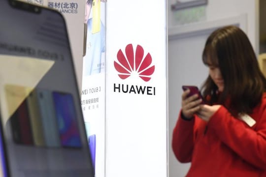 Huawei ist ein führender Ausrüster von Mobilfunk-Netzen unter anderem in Europa und der zweitgrößte Smartphone-Anbieter der Welt.