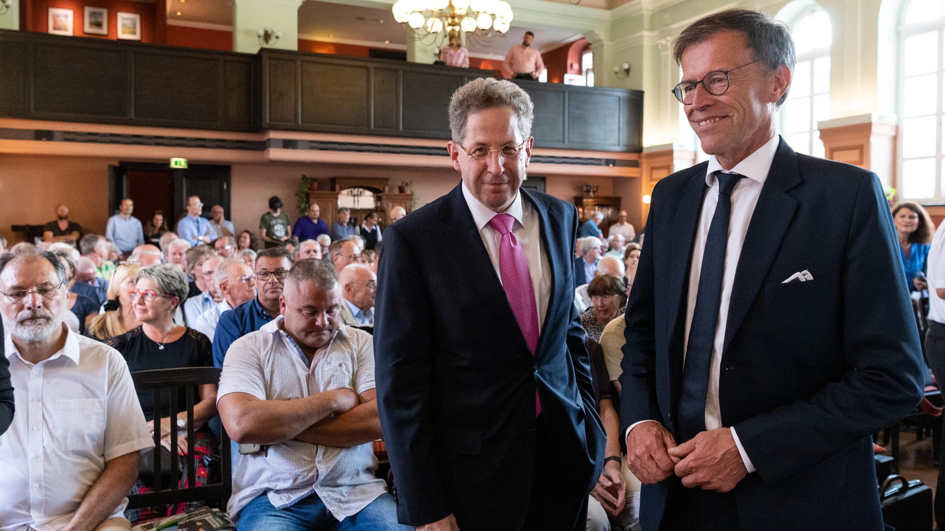 Maaßen und der sächsische Landtagspräsident Rößler auf einer CDU-Wahlkampfveranstaltung: Maaßen fordert die Emanzipation der ostdeutschen Landesverbände. (Archivbild) Maaßen und der sächsische Landtagspräsident Rößler auf einer CDU-Wahlkampfveranstaltung: Maaßen fordert die Emanzipation der ostdeutschen Landesverbände. (Archivbild)