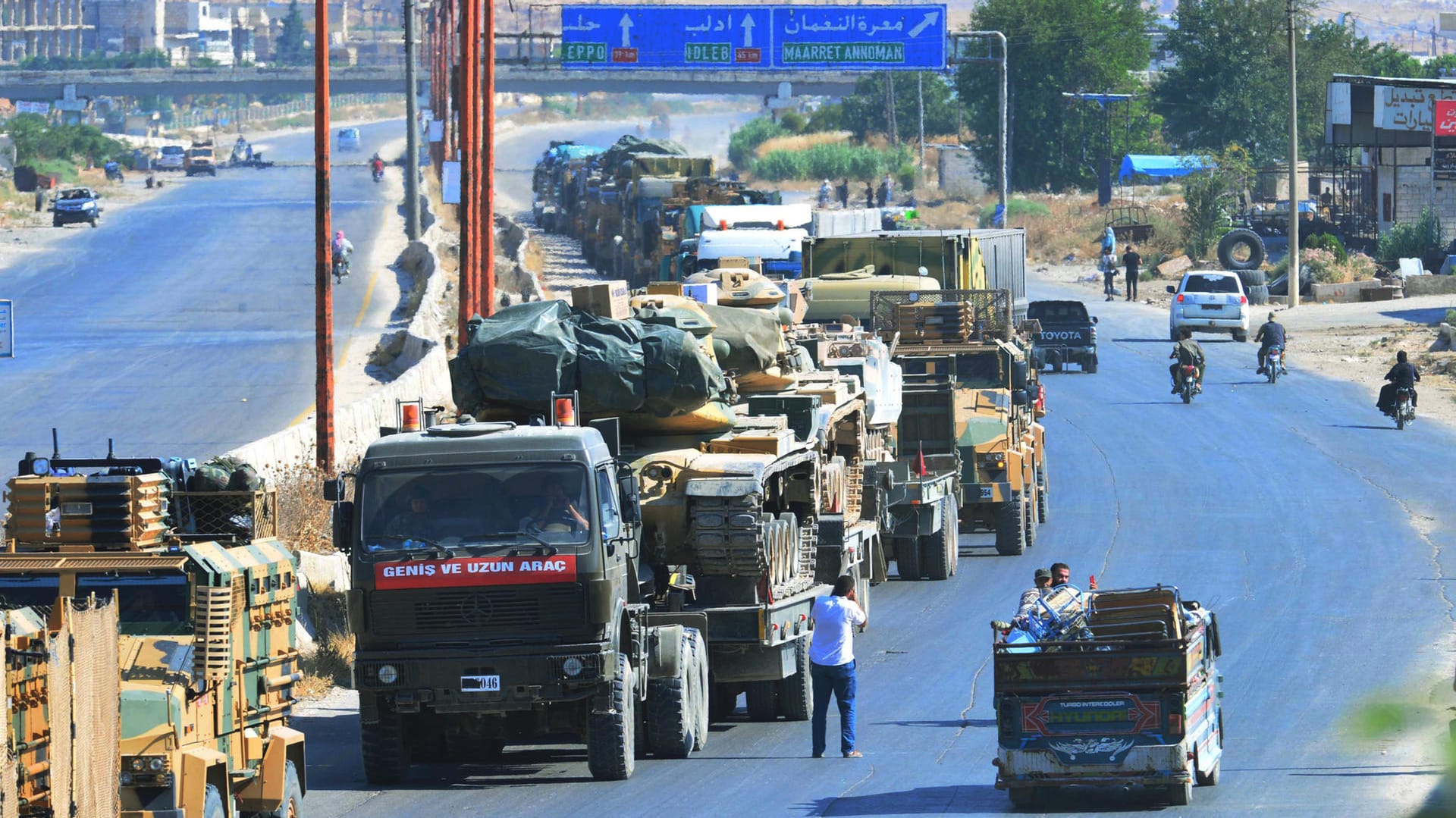 Türkischer Militärkonvoi in der nordsyrischen Provinz Idlib: Das mit Russland verbündete Assad-Regime wirft Ankara vor, Waffen an syrische Rebellen zu liefern.