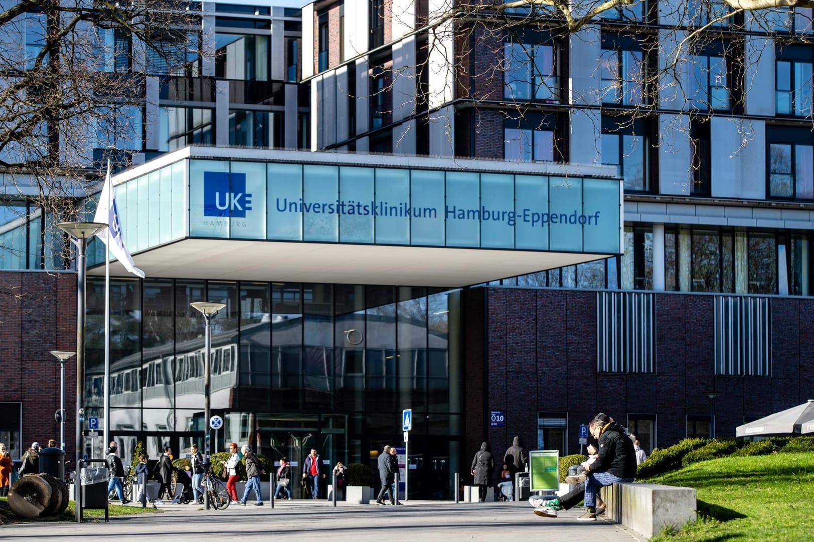 Das Universitätsklinikum Hamburg-Eppendorf: Aus der geschlossenen Abteilung der Psychiatrie ist ein 27-Jähriger geflohen. (Symbolfoto)