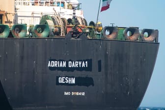 Der Supertanker "Adrian Darya-1: Im Streit um den iranischen Tanker haben die USA eine Mahnung an Athen geschickt.