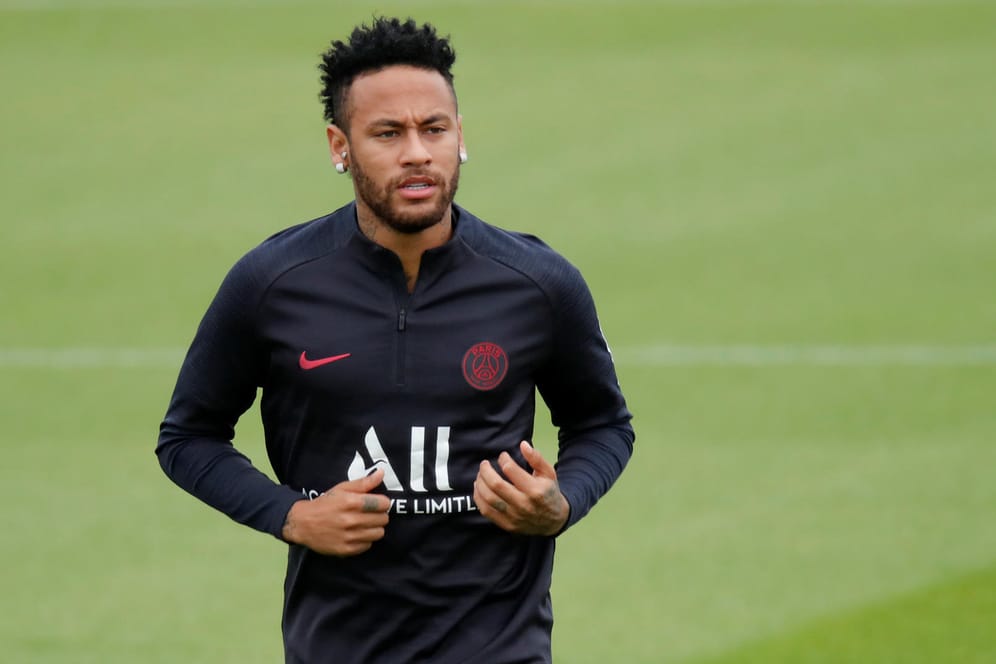 Neymar im Training von Paris Saint-Germain: Der Brasilianer könnte ein Wettbieten zwischen Top-Klubs auslösen.