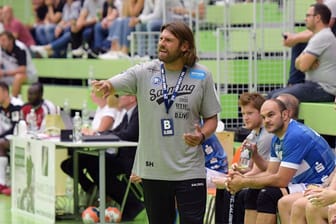 BHC-Trainer Sebastian Hinze beim DHB-Pokal: Der Trainer blickt mit Freude in die neue Saison.