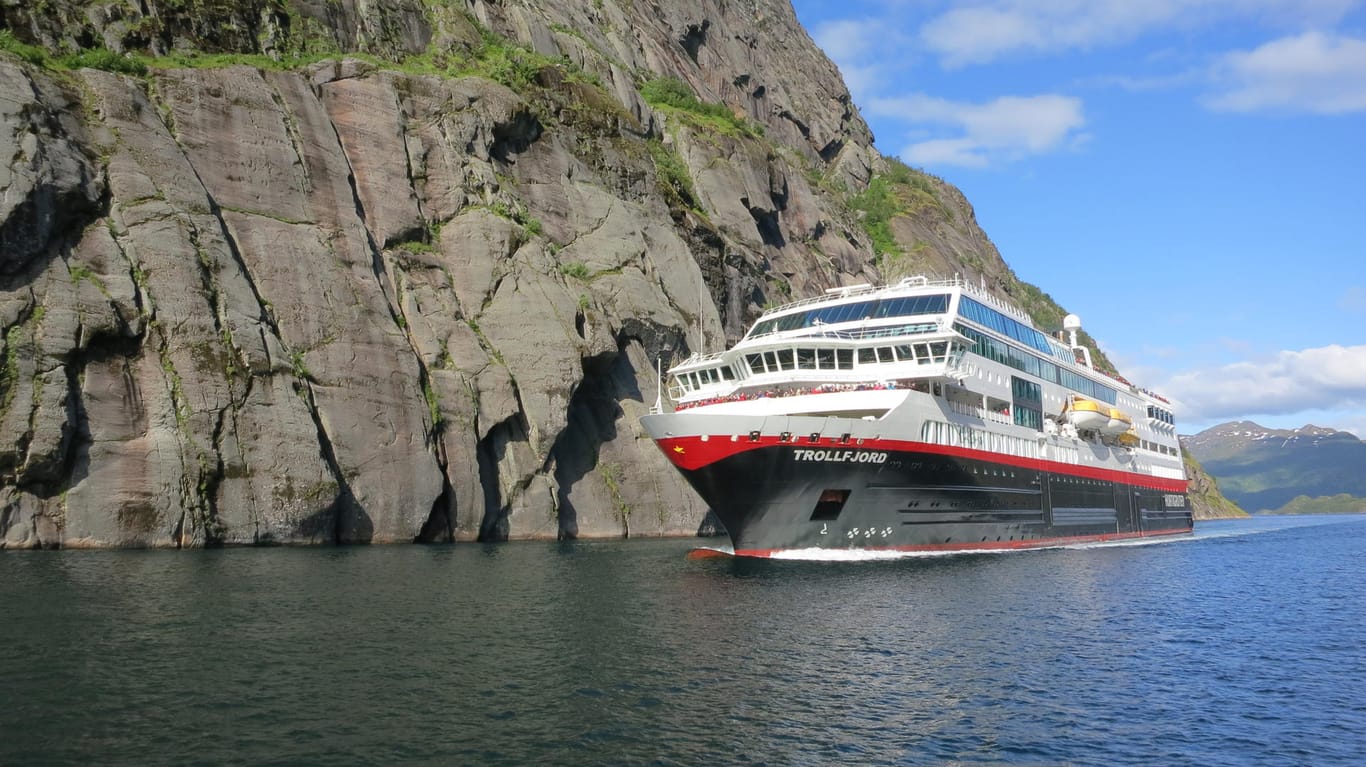 MS Trollfjord: Das Schiff ist eines von dreien der Reederei Hurtigruten, die jetzt umgebaut werden.