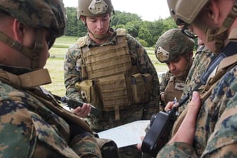 Soldaten der US Navy in Oldenburg: Eine Kleine Anfrage der Linken im Bundestag enthüllt, wie hoch die Kosten der US-Truppen für Deutschland sind.