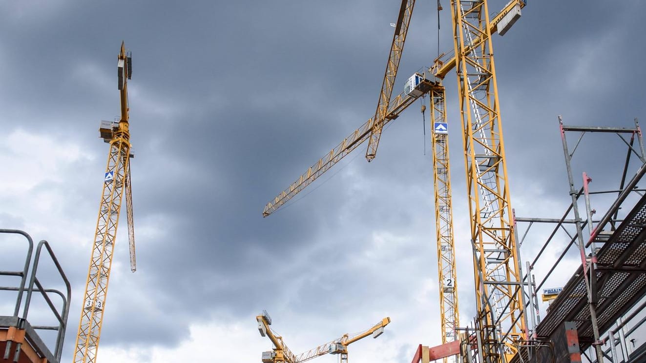 Eine Baustelle in Berlin (Symbolbild): In Berlin gibt es eine Großrazzia.