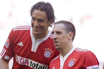 Luca Toni (l.) und Franck Ribéry im Jahr 2009: Vor seinem Wechsel nach Florenz fragte der Franzose seinen früheren Mitspieler um Rat.