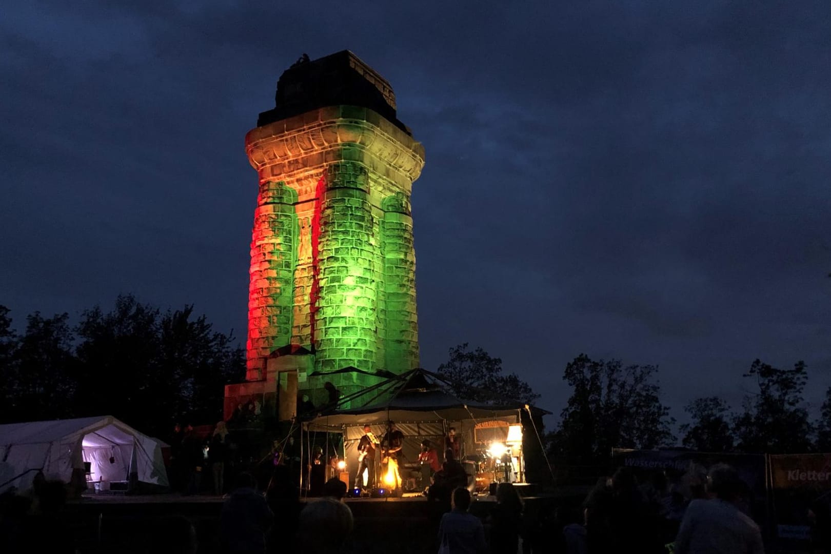 Der Bismarckturm in Hagen ist zum Festival geöffnet: Von hier kann man den Blick über Hagen und bis ins Ruhrgebiet schweifen lassen.