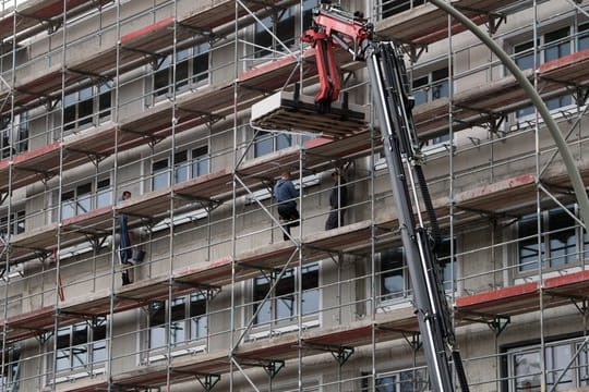 Beim sozialen Wohnungsbau kommt die Politik bislang deutlich langsamer voran als beim Bau gewöhnlichen Wohnraums.