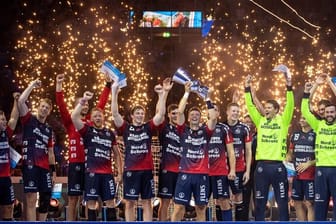 Die SG Flensburg-Handewitt holte den ersten Titel der Saison.