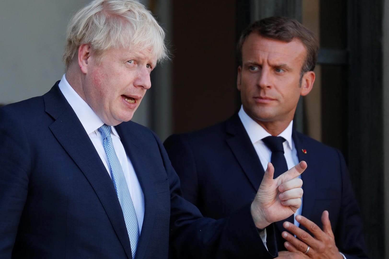 Boris Johnson und Emmanuel Macron treffen sich vor dem G7-Gipfel in Paris.