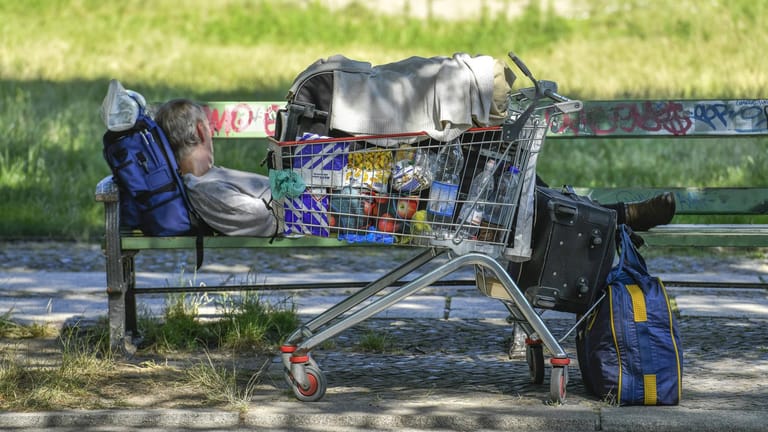 Obdachloser in Berlin: "Ich würde allen Menschen eine Wohnung und genug zu essen geben." (7-Jähriger) (Symbolfoto)