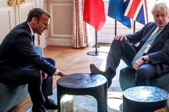 Emmanuel Macron und Boris Johnson: Es gibt viel Kritik wegen der fehlenden Manieren beim britischen Premier.