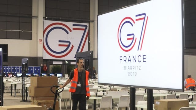 Der G7-Gipfel findet nun doch mit 30 Vertretern unabhängiger Organisationen (NGO) statt. Der G7-Gipfel findet nun doch mit 30 Vertretern unabhängiger Organisationen (NGO) statt.