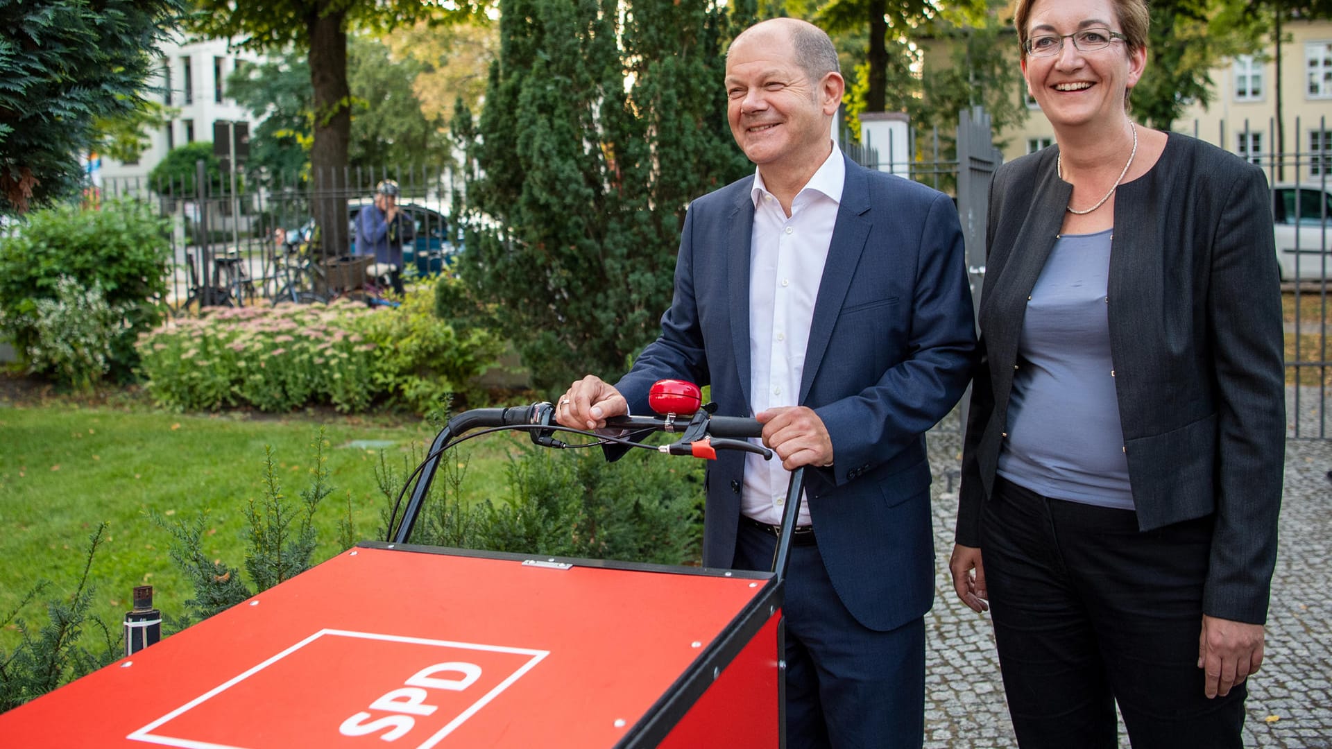 Wahlkampftermin der SPD mit Olaf Scholz und Klara Geywitz: Die Traditionspartei legt bei einer neuen Umfrage in der Wählergunst zu.