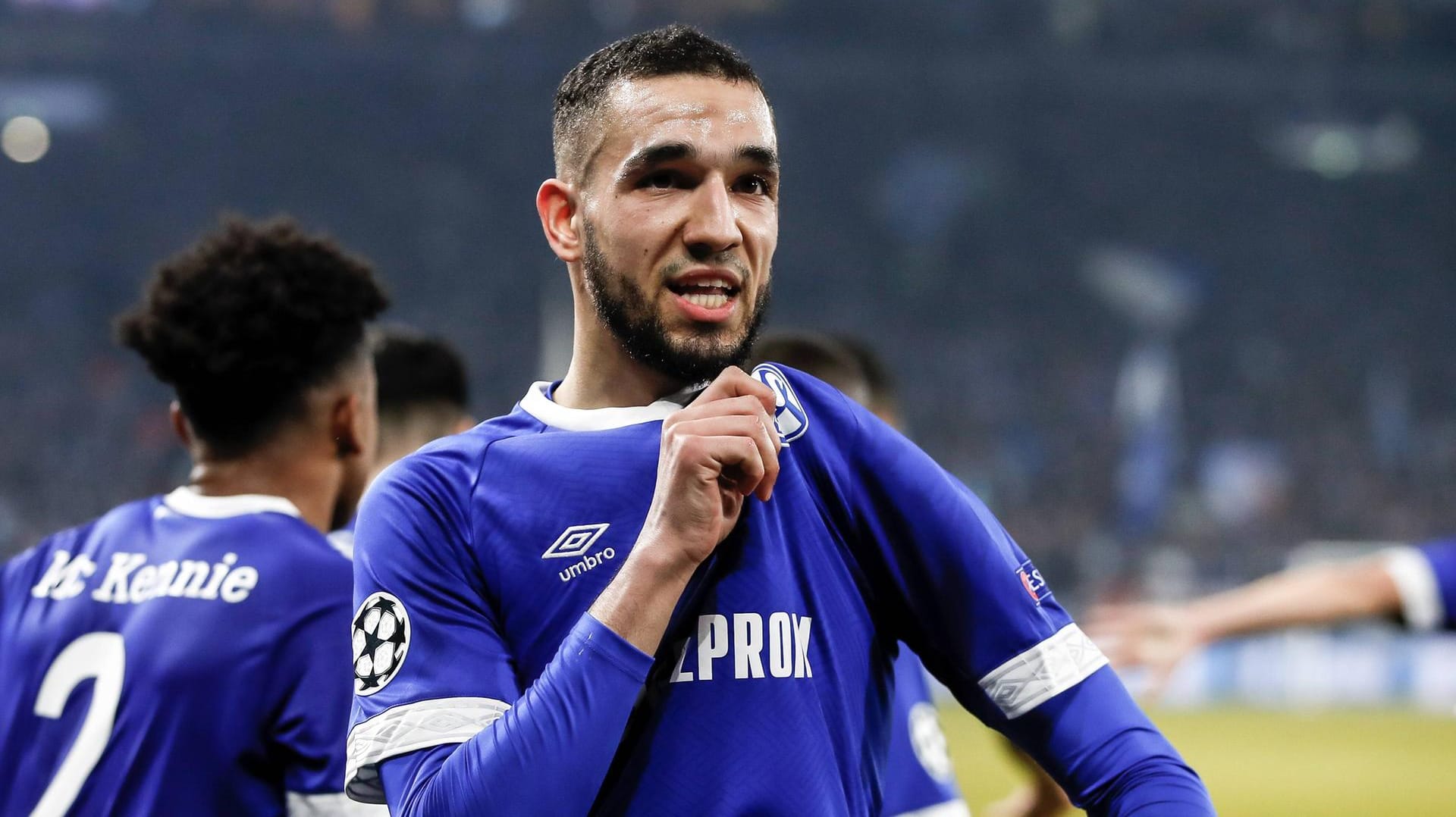 Nabil Bentaleb jubelt nach einem Treffer im Februar gegen Manchester City: Kurz darauf flog er aus dem Schalker Kader.