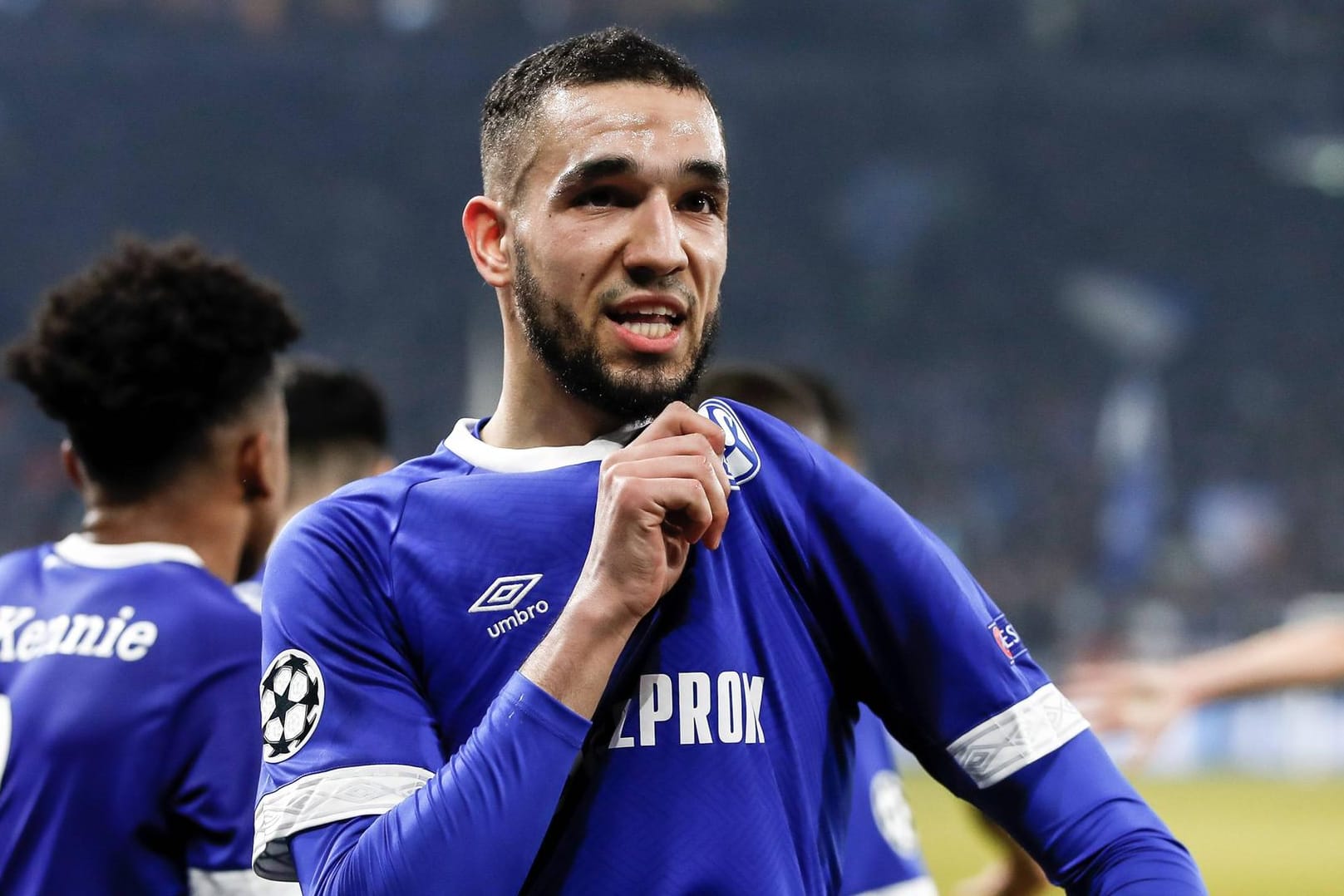 Nabil Bentaleb jubelt nach einem Treffer im Februar gegen Manchester City: Kurz darauf flog er aus dem Schalker Kader.