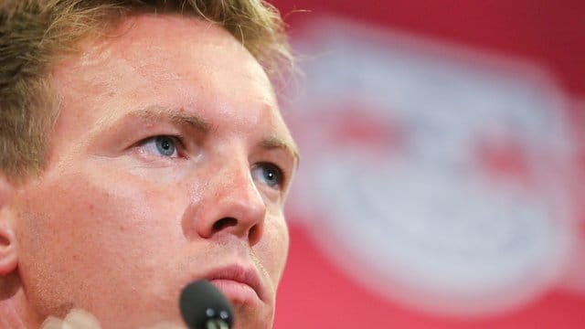 Leipzigs Cheftrainer Julian Nagelsmann bei der Pressekonferenz.