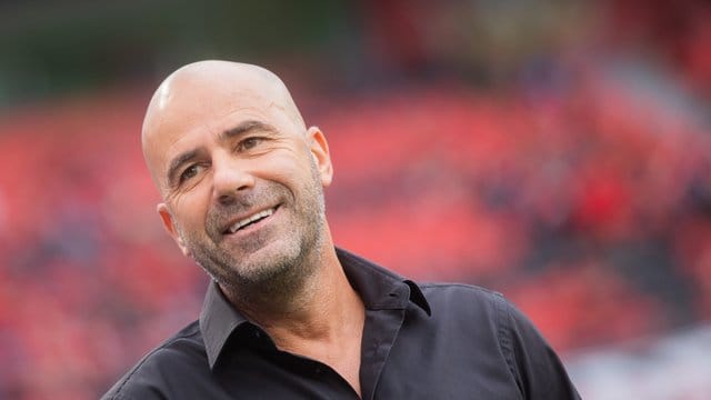 Die Macher bei Bayer Leverkusen sind zufrieden mit der Arbeit von Trainer Peter Bosz. Die Macher bei Bayer Leverkusen sind zufrieden mit der Arbeit von Trainer Peter Bosz.