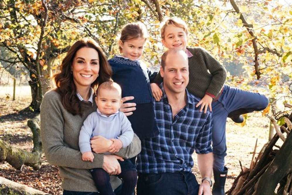Eine royale Familie: Prinz William mit seiner Frau Herzogin Kate und den drei Kindern Prinz Louis (l), Prinzessin Charlotte (M) und Prinz George (r).