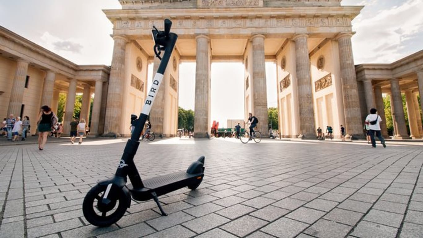 Die US-Firma, die bereits in 140 Städten weltweit aktiv ist, startet an diesem Montag in Berlin, Hamburg, Köln, Frankfurt und München mit zunächst jeweils 100 Scootern.