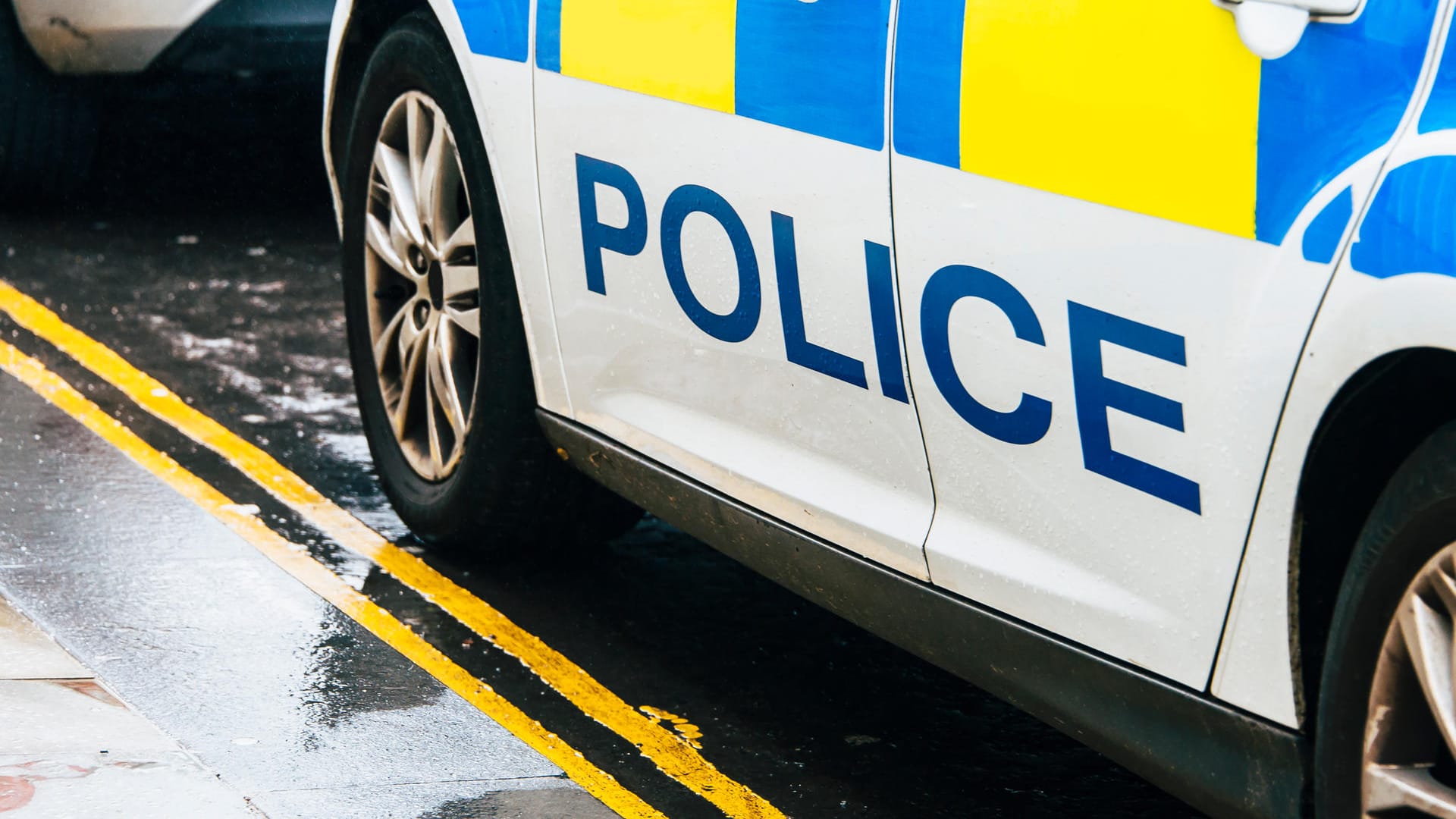 Ein britisches Polizeiauto: Die Todesursache des Deutschen Touristen ist noch unklar.