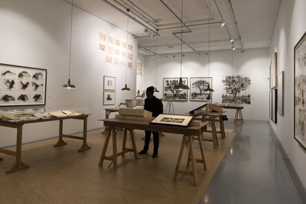Exponate des Künstlers William Kentridge sind im Zeitz Museum für zeitgenössische Kunst in Afrika (Zeitz MOCAA) ausgestellt.