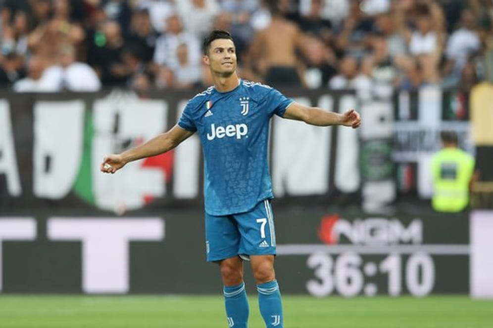Juve-Star Ronaldo freut sich über den verdienten Auswärtssieg seines Teams.