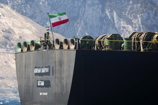 Der iranische Öltanker "Adrian Darya-1" hält Kurs in Richtung Türkei.