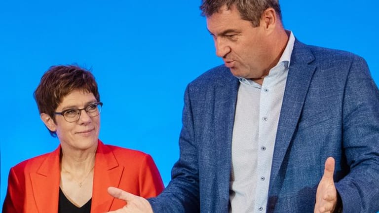 CDU-Chefin Annegret Kramp-Karrenbauer und der CSU-Vorsitzende Markus Söder bei der Unionsklausur in Dresden.