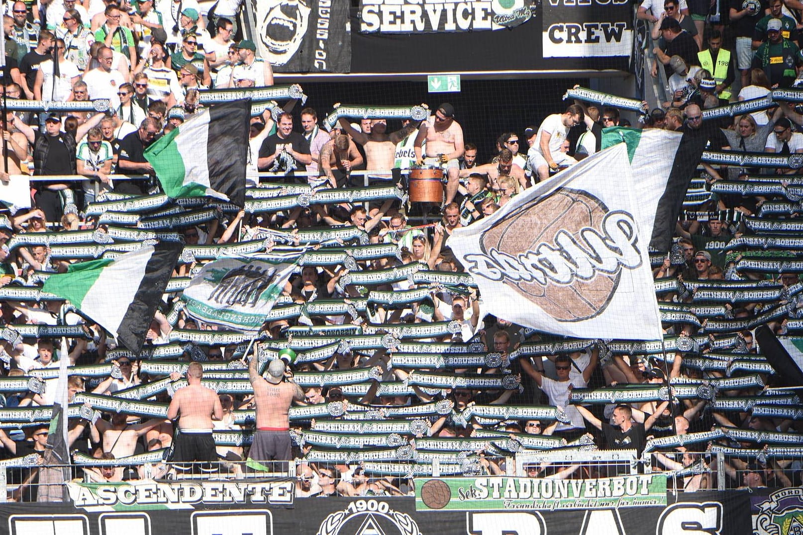 Symbolbild: Fans von Borussia Mönchengladbach gerieten in eine Schlägerei.