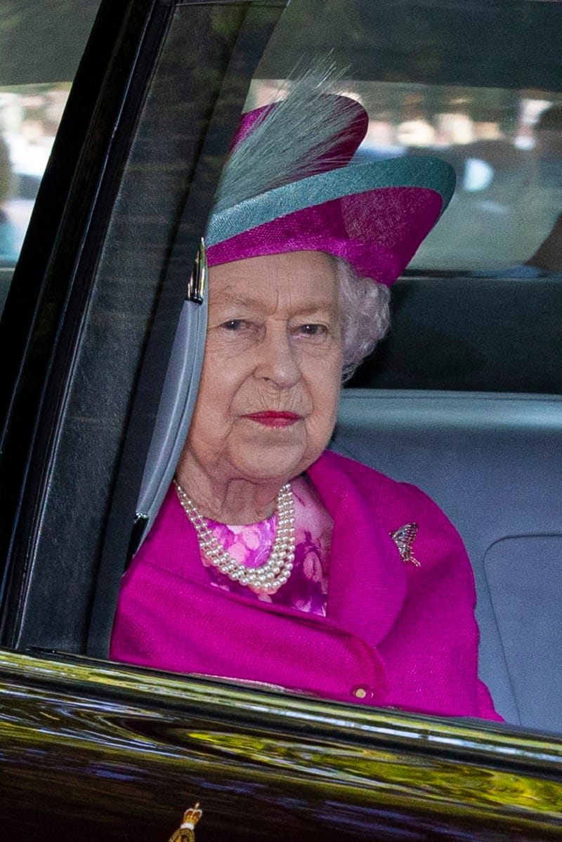 Königin Elizabeth: Sie wählte ein Outfit in Pink.