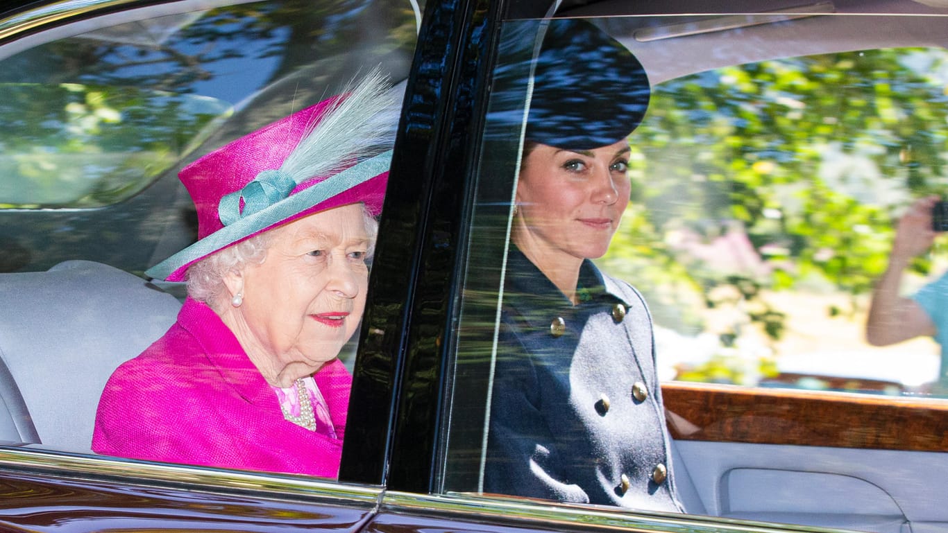 Königin Elizabeth II. und Herzogin Kate: Sie sind aktuell in Schottland unterwegs.