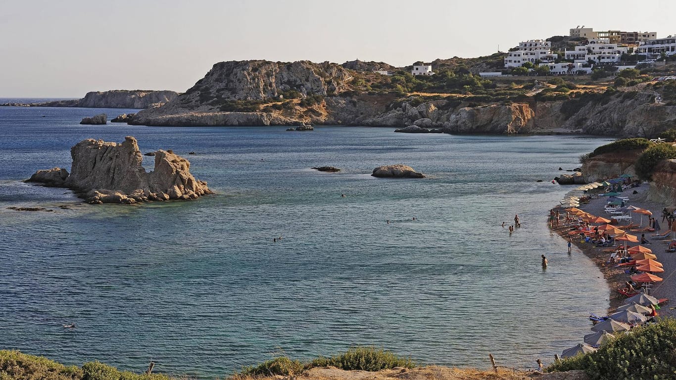Die griechische Insel Karpathos: In der Unterwasserhöhle Sokastro sind zwei Taucher ums Leben gekommen. (Archivfoto)