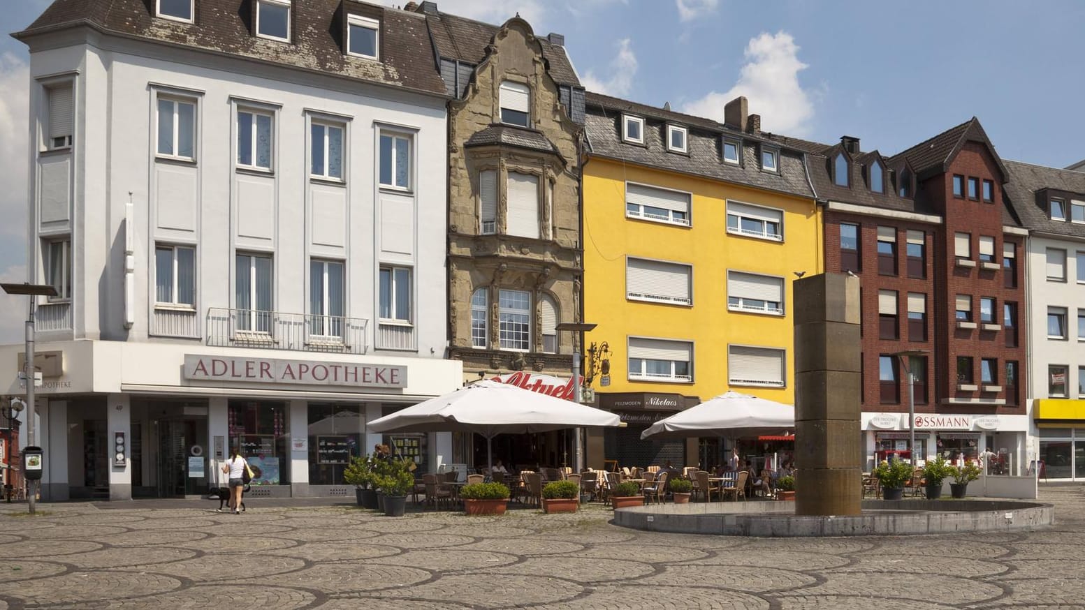 Die Innenstadt von Mönchengladbach: Eines der Opfer kam verletzt ins Krankenhaus. (Symbolfoto) Die Innenstadt von Mönchengladbach: Eines der Opfer kam verletzt ins Krankenhaus. (Symbolfoto)
