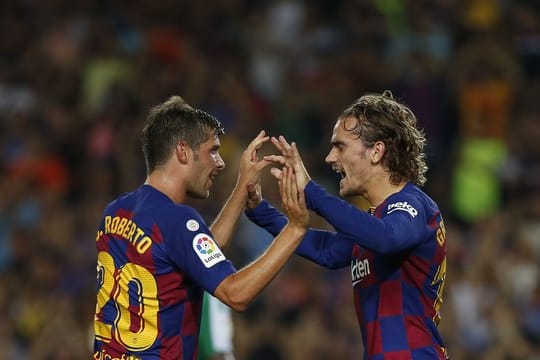 Antoine Griezmann (r) traf doppelt für den FC Barcelona.