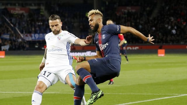 Eric Maxim Choupo-Moting (r) traf doppelt für Paris.